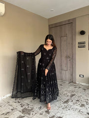 Elegant Embroidered Georgette Kurta Set with Matching Dupatta